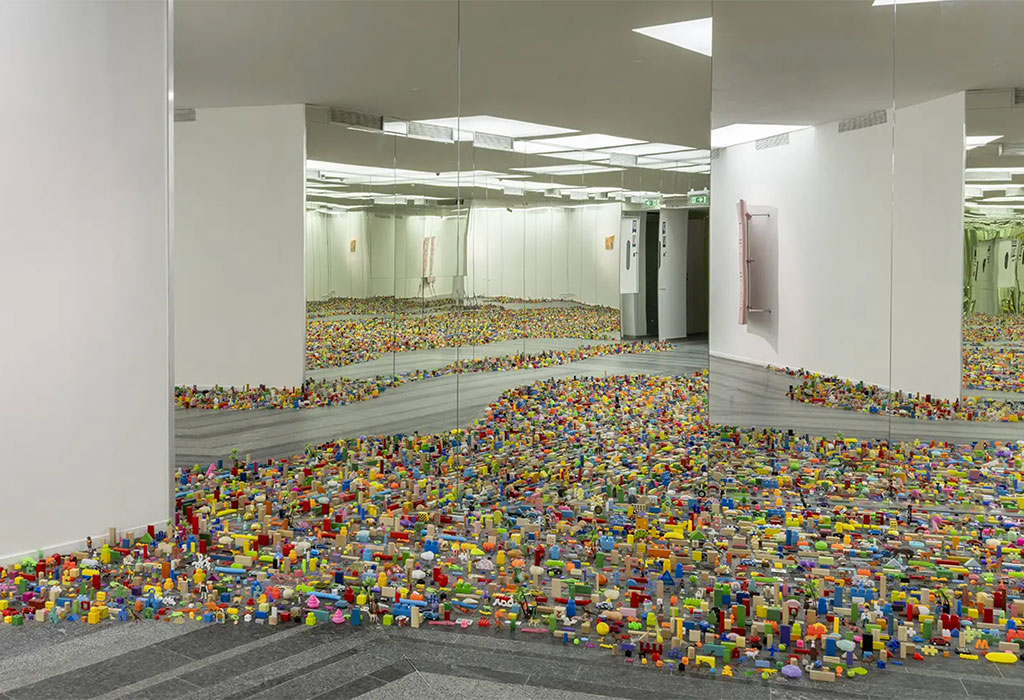 Installation Closed Systems, Ryan Gander