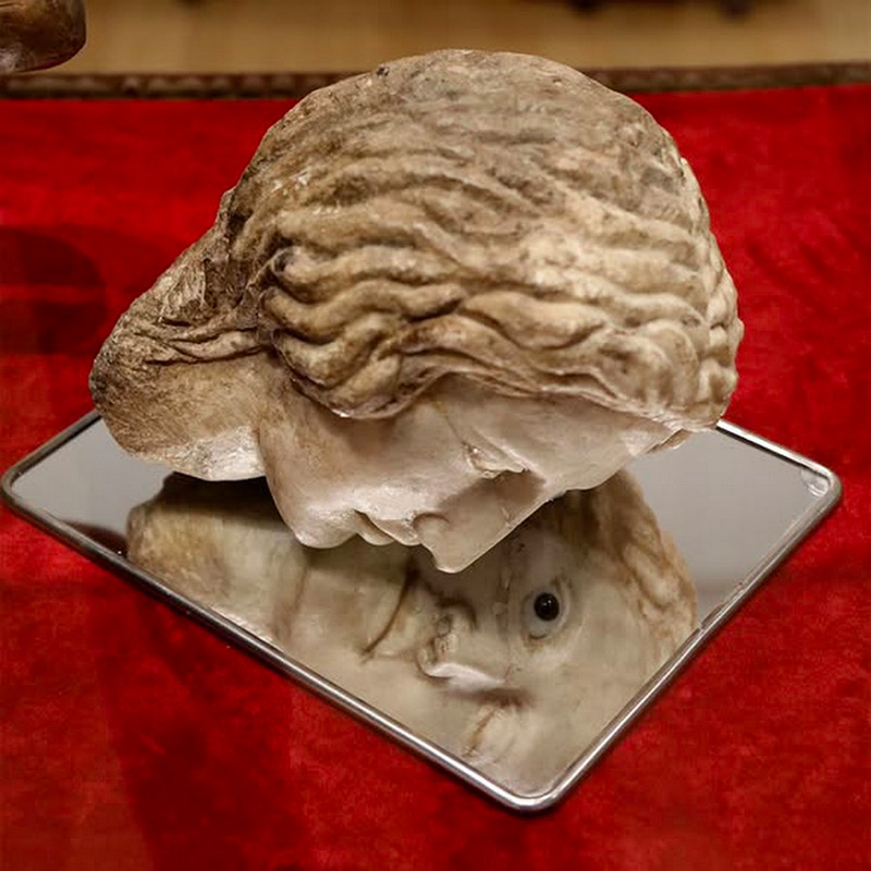 Œuvre d'art contemporain intitulée La Toilette de Vénus (La Vénus de Rokeby), d'après Velázquez, créée en 2022 par l'artiste libanais Ali Cherri.